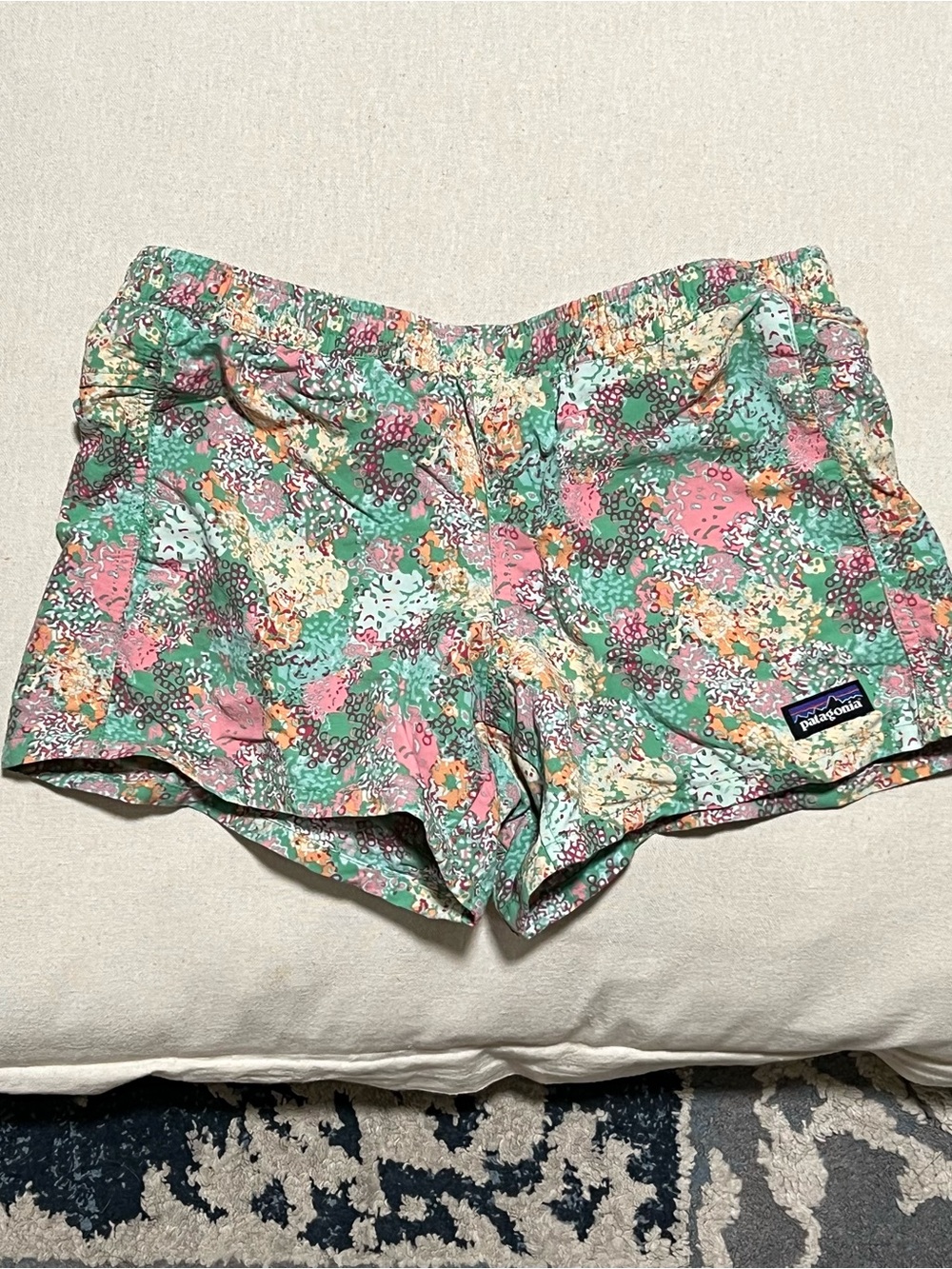 Patagonia Girl’s Baggies Green & Pink
